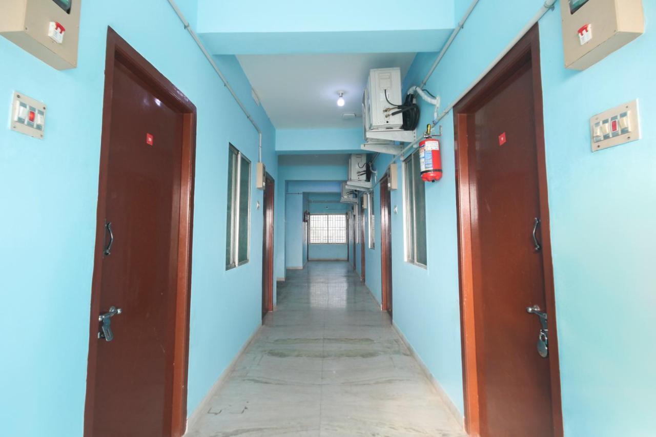 Oyo Flagship 48158 Ss Towers Hotel Podanur Exterior photo