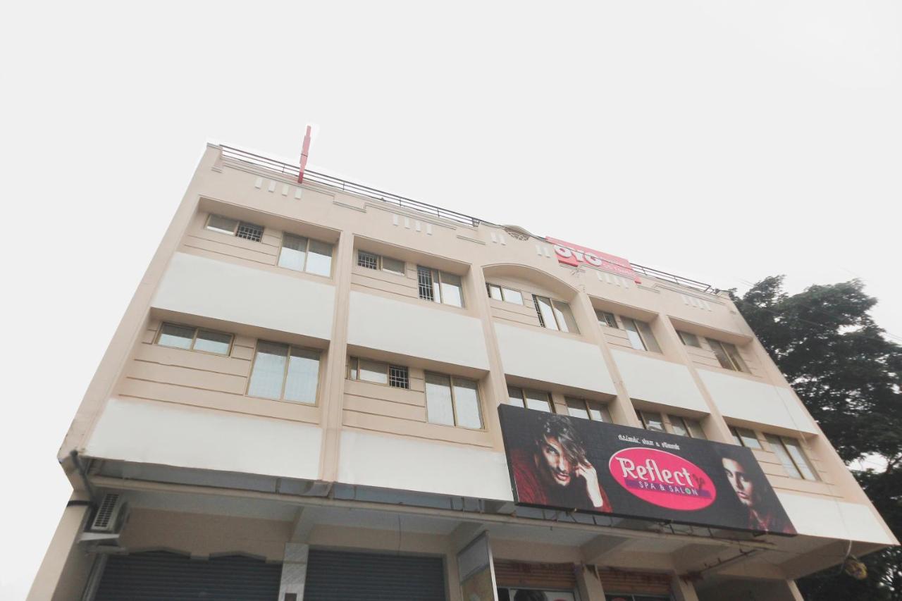 Oyo Flagship 48158 Ss Towers Hotel Podanur Exterior photo